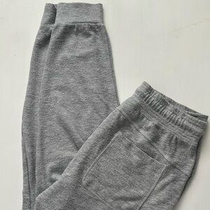alo yoga joggers